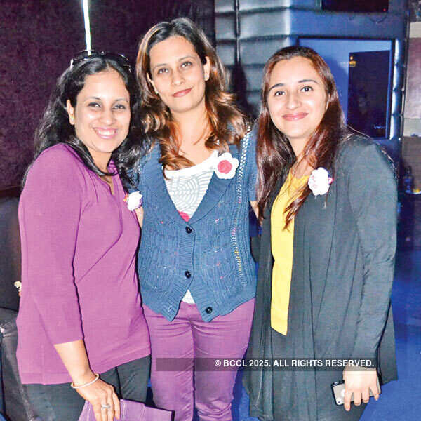 'Cat fight' themed bash