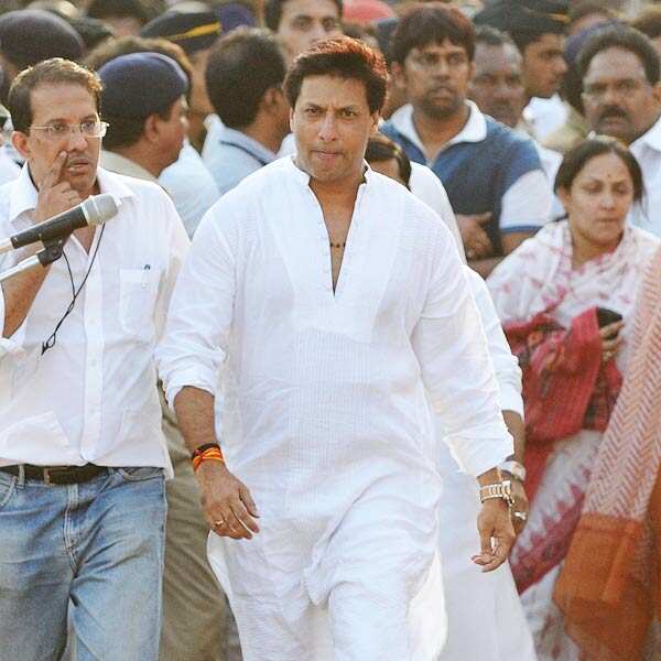 Celebs react on Hyderabad twin blasts