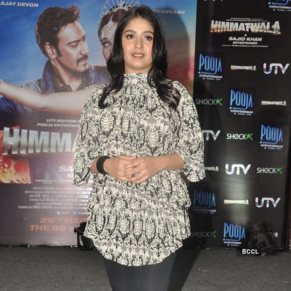 Sonakshi unveils 'Himmatwala' item song