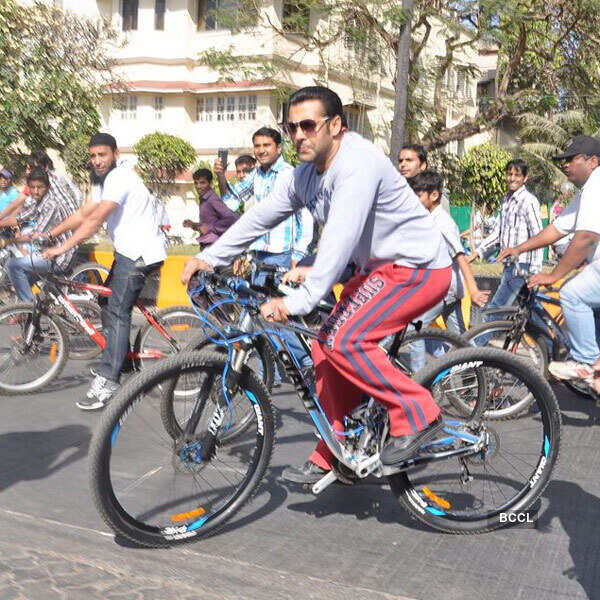 Celebs on 'Car Free Day'