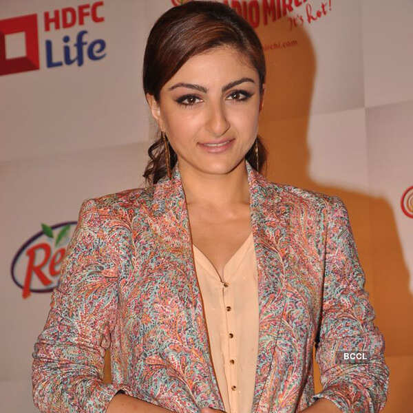 Soha at 'Spell Bee'13' event