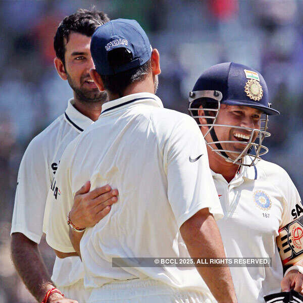 India thrash Aus, take 1-0 lead