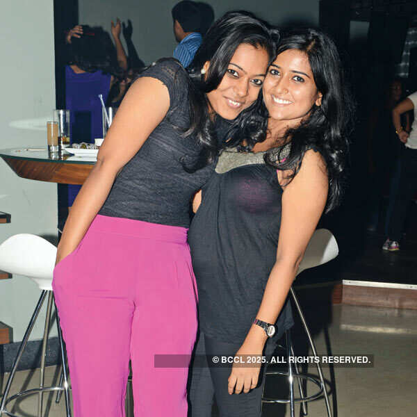 Voguish city youth have a gala time