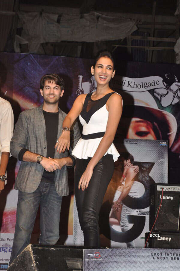 Neil, Sonal promote '3G'