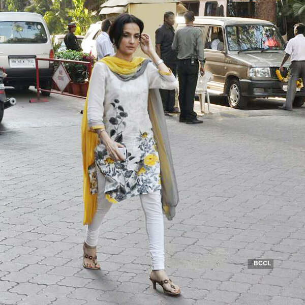 Prayer meet of Sonu Nigam's mother