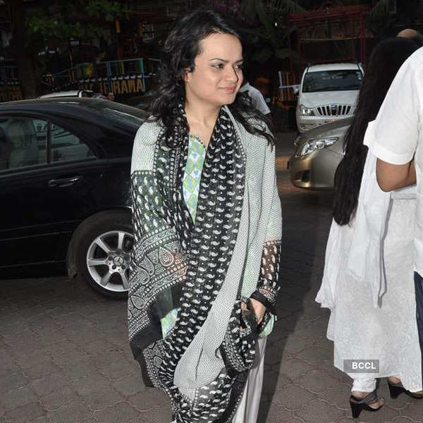 Prayer meet of Sonu Nigam's mother