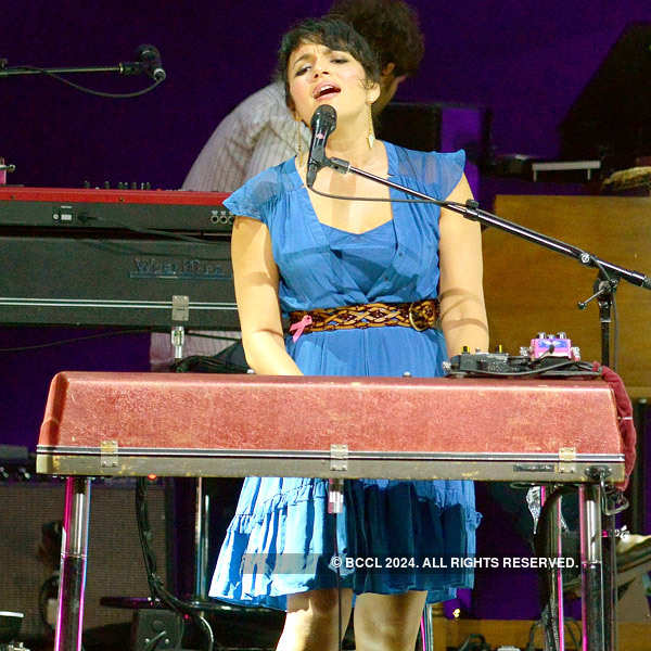 Norah performs in the city!