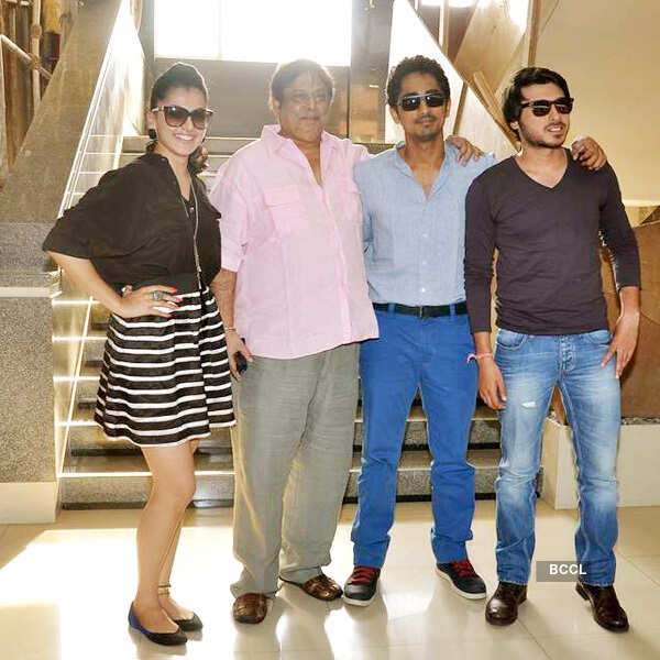 'Chashme Baddoor' cast visit college