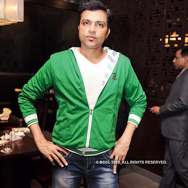 Celebs party together at Mainland China