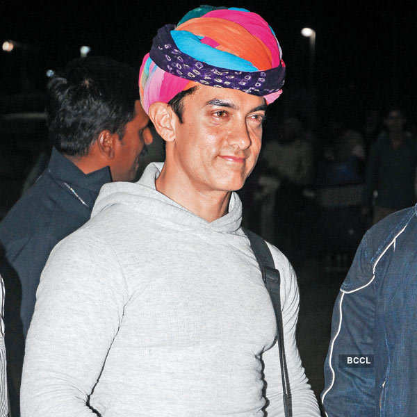 Aamir wears pagri to avoid paparazzi