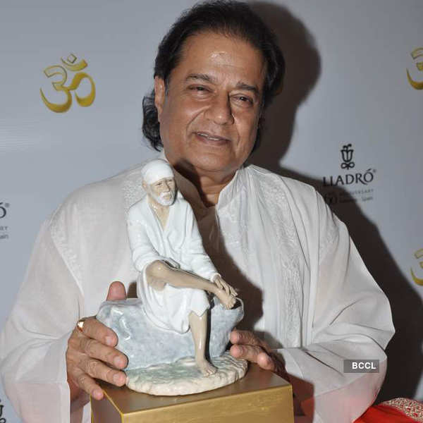 Anup Jalota launches 'Sai Baba' statue