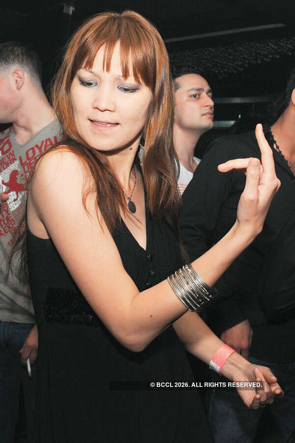 A diva DJ at this do