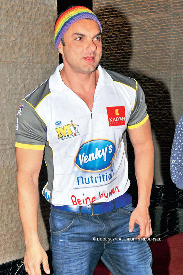 Celebs at CCL post match party