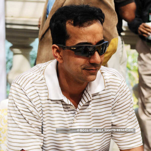 An Afternoon On The Greens