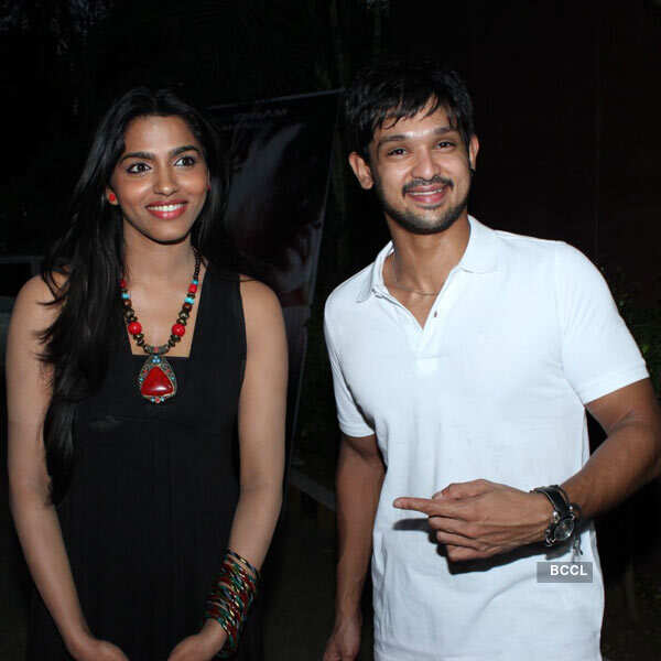 First look: 'Vallinam'