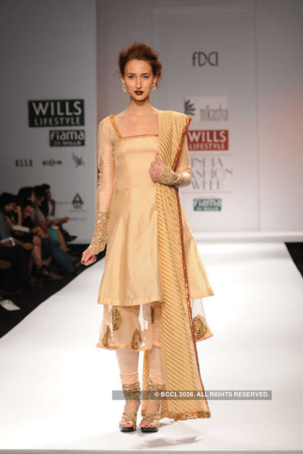 WIFW '13: Day 1: Nikasha