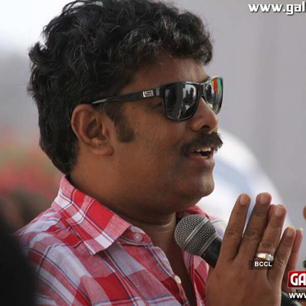 'Theeya Velai Seiyyanum Kumaru'