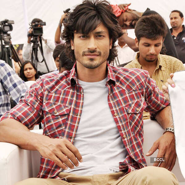 Vidyut, Arhaan launch channel