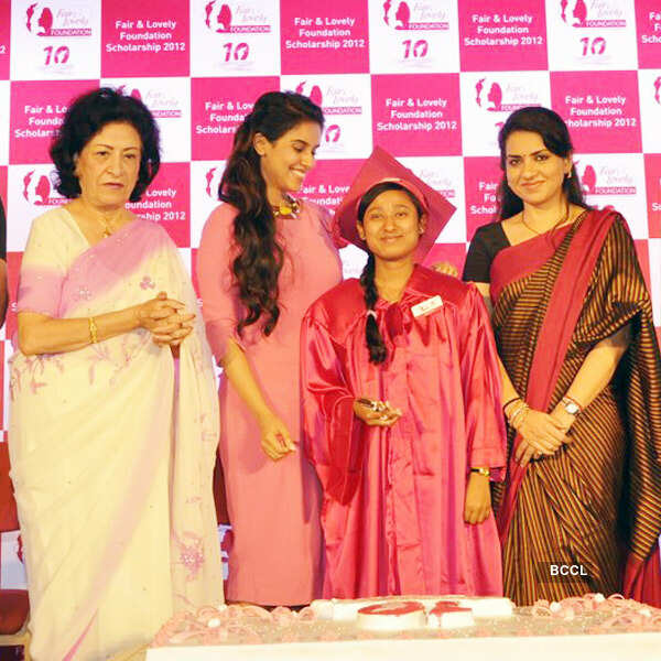 Asin at brand's charity event