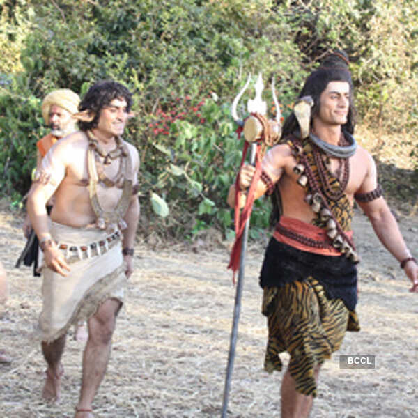 I'm single, says 'Mahadev' fame Mohit Raina