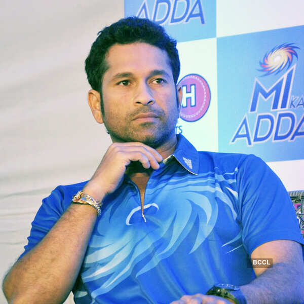 Sachin, Anjali @ 'Smaaash' event