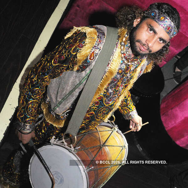 The Dholi Gets His Groove
