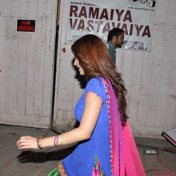 On the sets: 'Ramaiya Vastavaiya'