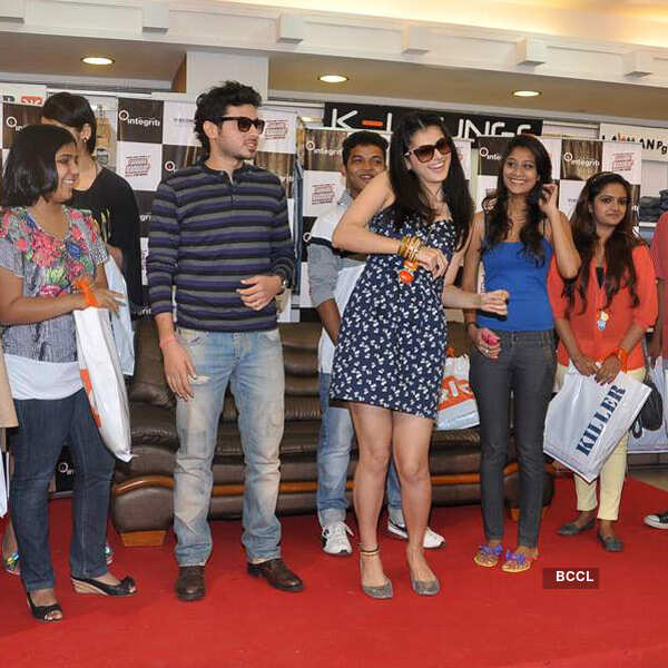 Divyendu, Taapse promote movie