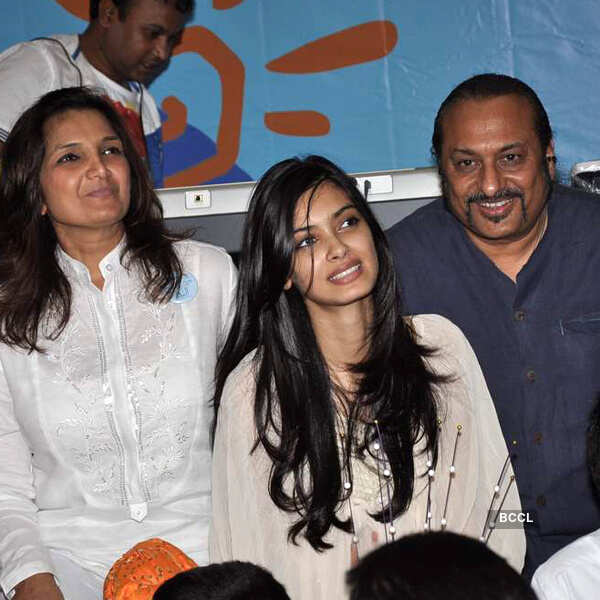 Diana attend 'Priyanj' school event