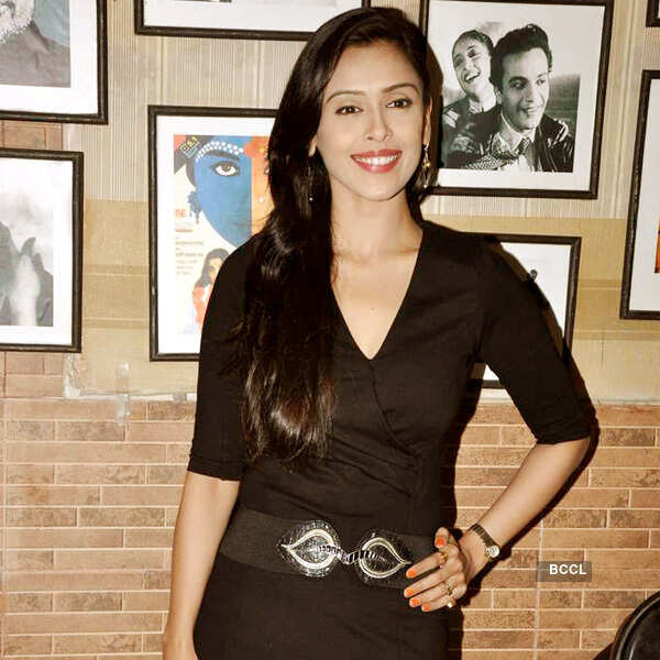 Hrishita enjoys 'Bong' food