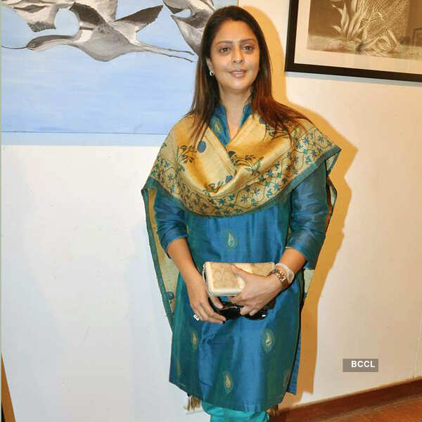 Nagma graces art exhibition