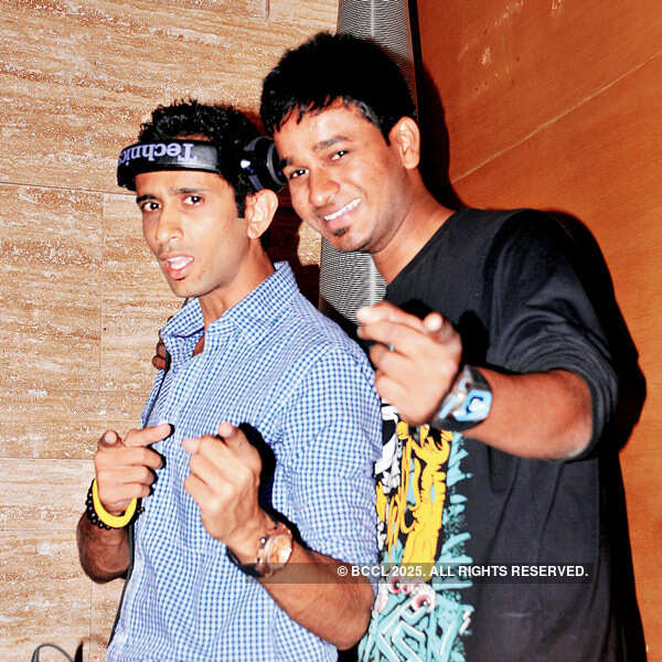 Play those desi beats!