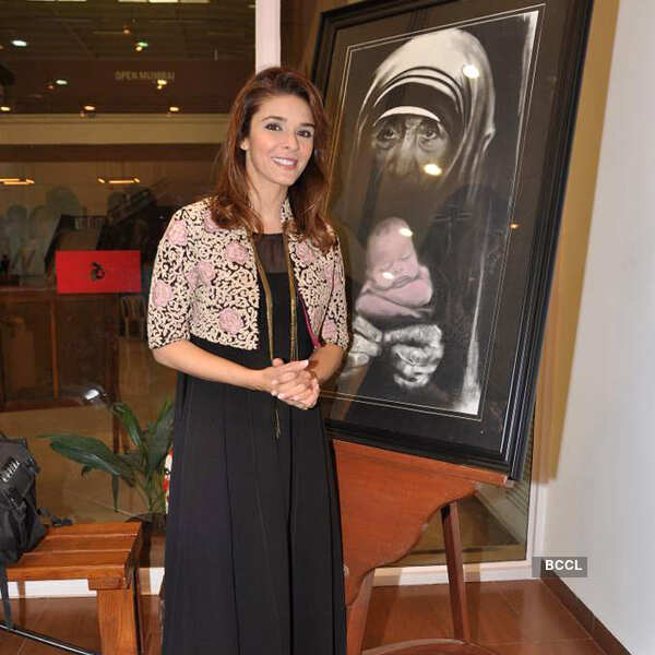 Sushmita @ art exhibition
