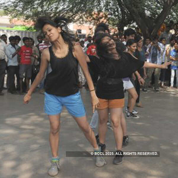 Students @ Flash mob