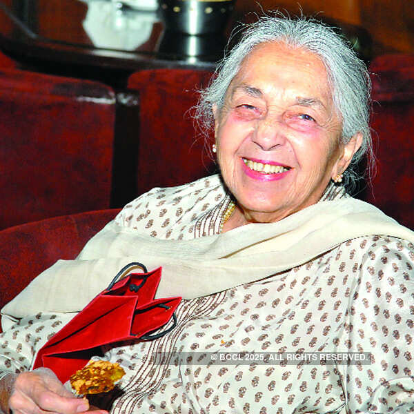 Sangeeta, Gopal Arora's crazy party