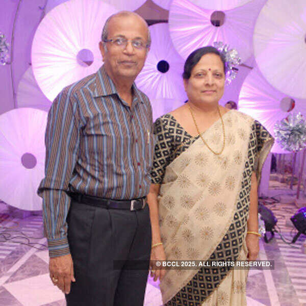 Kishore, Smita Sheth's anniversary party