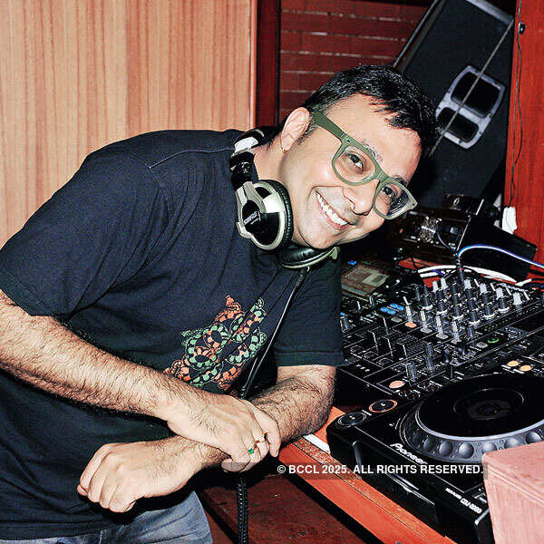 Party peeps get floored 