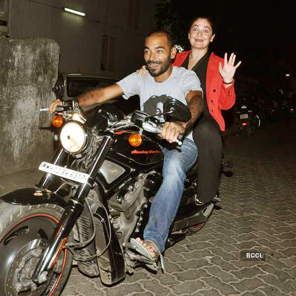 Pooja watches Aashiqui 2