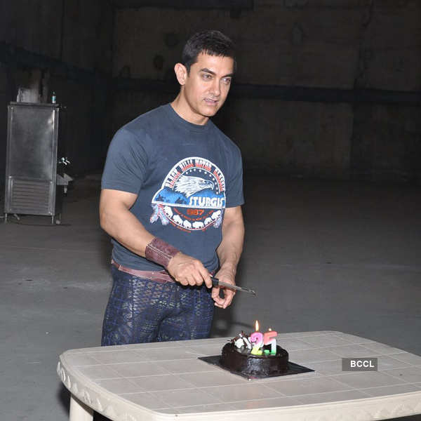 Aamir completes 25 years in Indian cinema