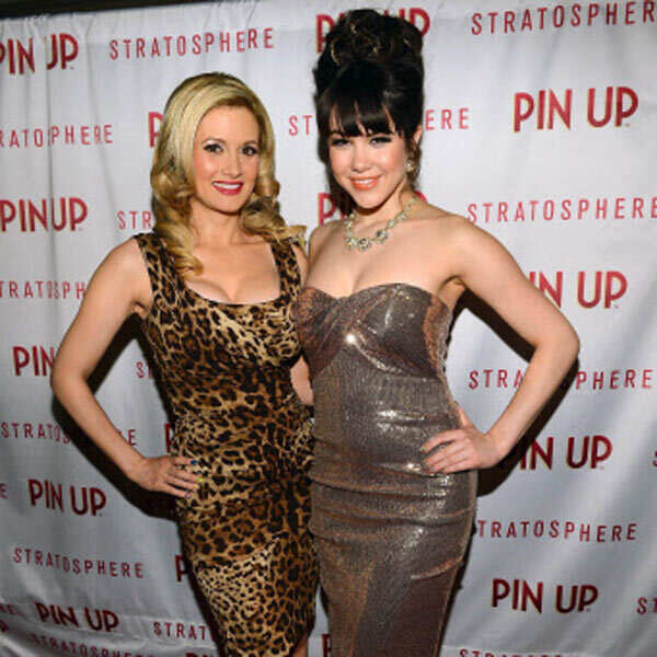 Pin Up: Premiere