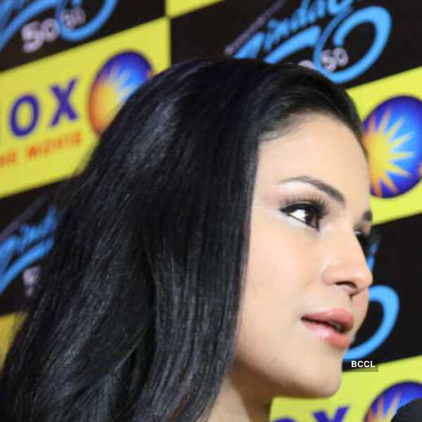 Veena Malik promotes Zindagi 50:50