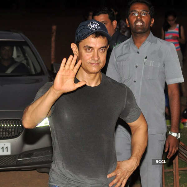 Aamir plays football with family