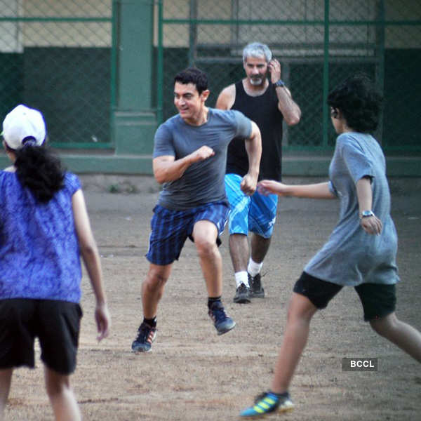 Aamir plays football with family