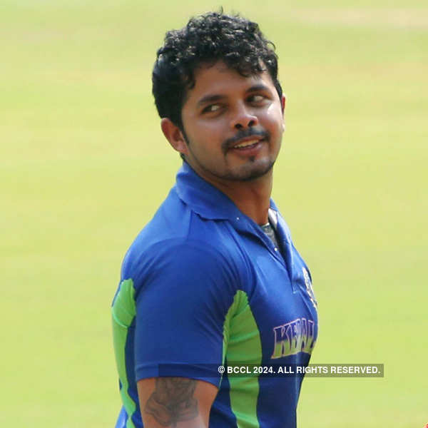 Sreesanth, 2 others held for spot-fixing