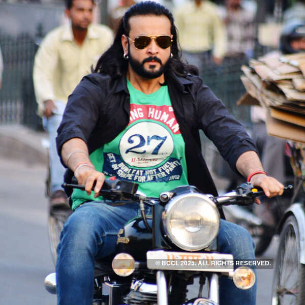 Salman Khan trains Santosh Shukla