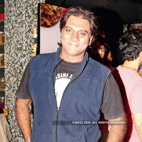 Foodies party together