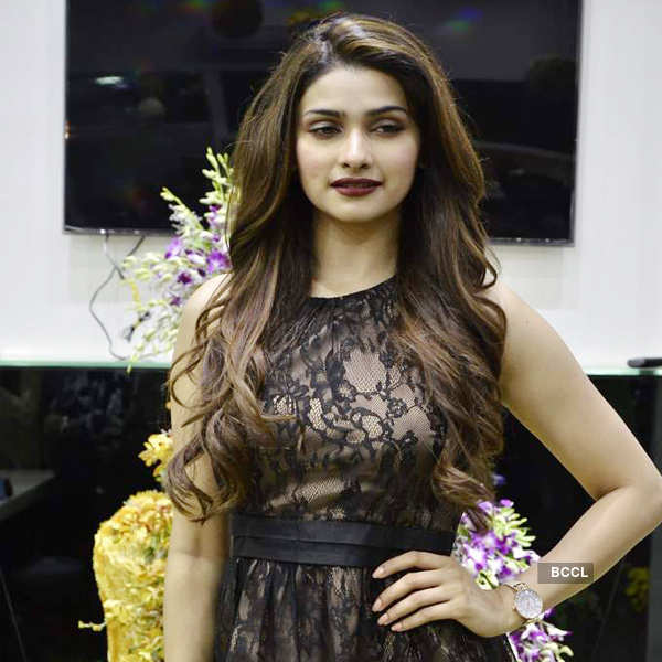 Prachi Desai launches 10 Jewel studio