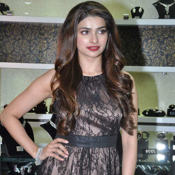 Prachi Desai launches 10 Jewel studio