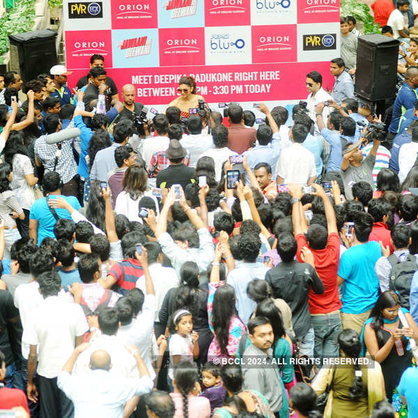 Deepika promotes YJHD in Bangalore