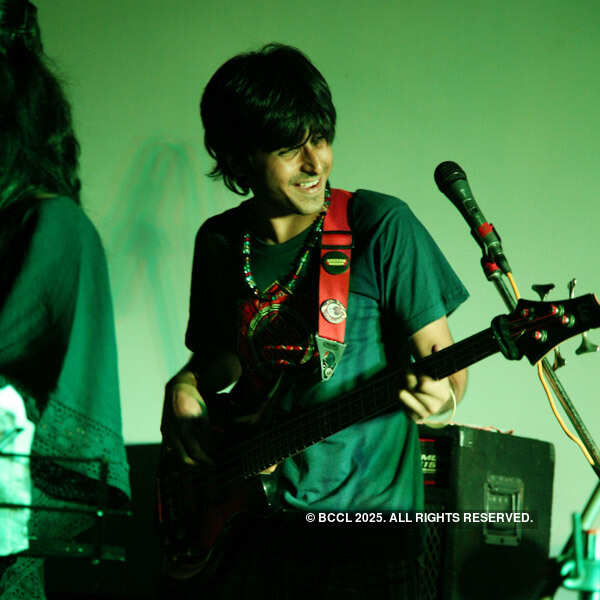 Band Gunzooloo Collective performs